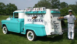 old fashioned ice cream van